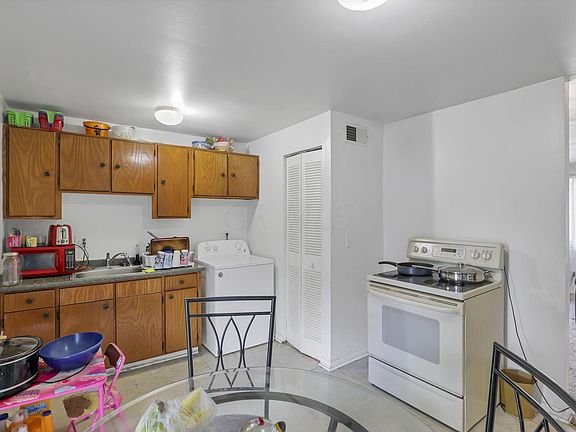 5th image of 251 S Napoleon Ave