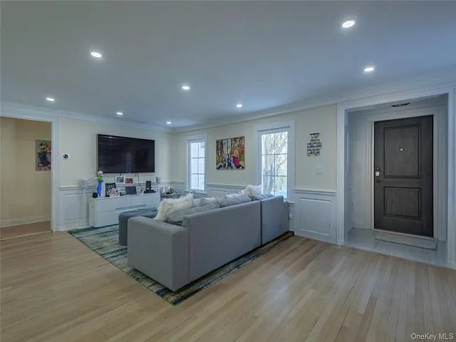 6 bed, 6.0 bath, 4000 sqft, $15,000 — Photo 4