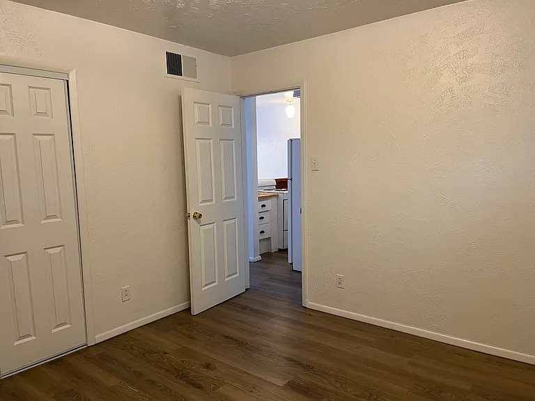 Modern & Spacious 1 Bedroom Apts - Quality SE Community — Photo 4