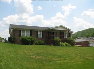 10 Lynn Ln, Scott Depot, WV