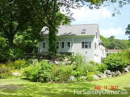SW facing LR main house
						:
						Oak floors throughout.