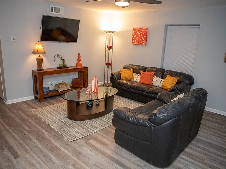 300 Bayou Blvd #106 — Photo 2