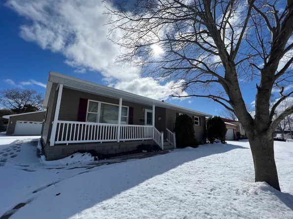 615 S 21st St, Escanaba, MI 49829