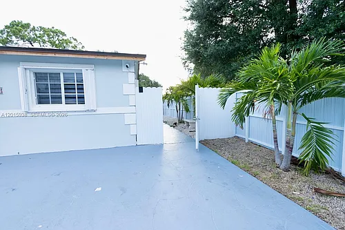 20760 NW 37th Ct #1 Photo 1