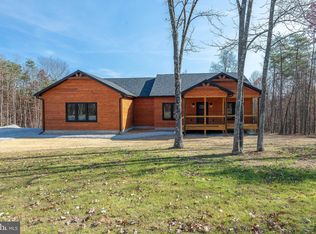 62 Key Pine Ln, Berkeley Springs, WV 25411