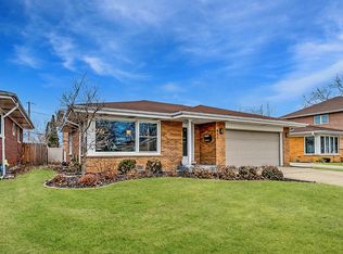 800 Wilkinson Pkwy, Park Ridge, IL 60068