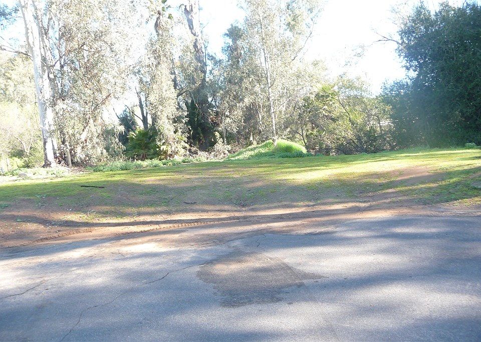 1st image of 810 Monticello Dr