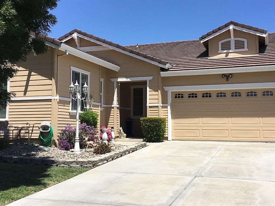 1st image of 129 Wisteria Ln