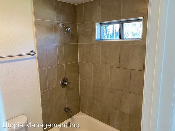 4th image of 5266 Fostoria St