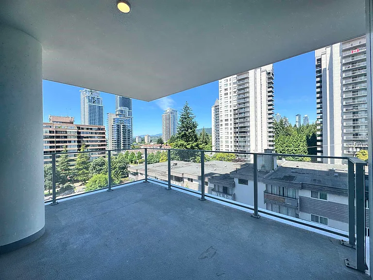 555 Sydney Ave — Photo 3