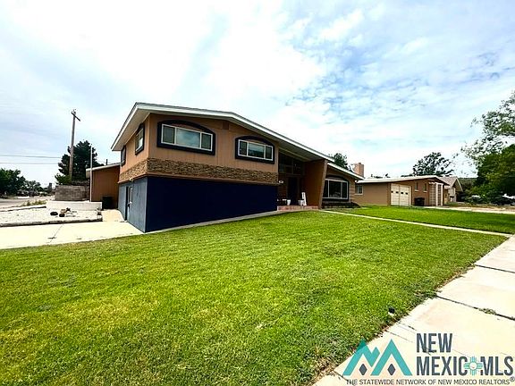 3rd image of 2911 Mountain View Dr