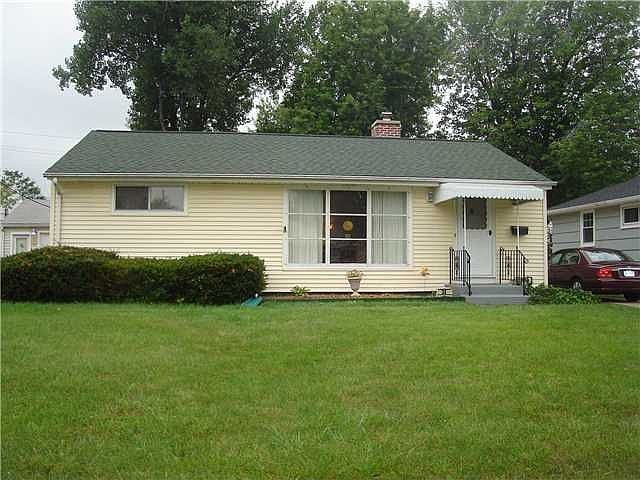 1st image of 34 Pickford Ave