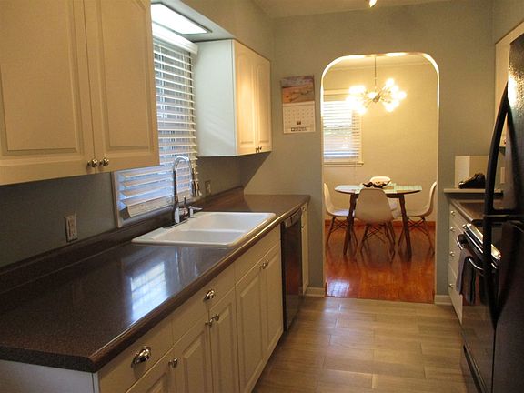 3rd image of 2201 Frances Ave
