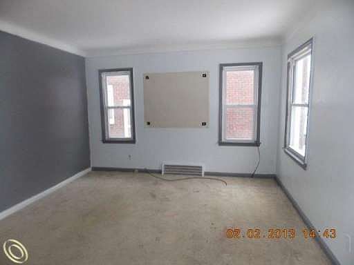 3rd image of 20252 Kenosha St
