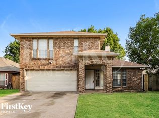 326 Valley Mills Dr, Arlington, TX 76018