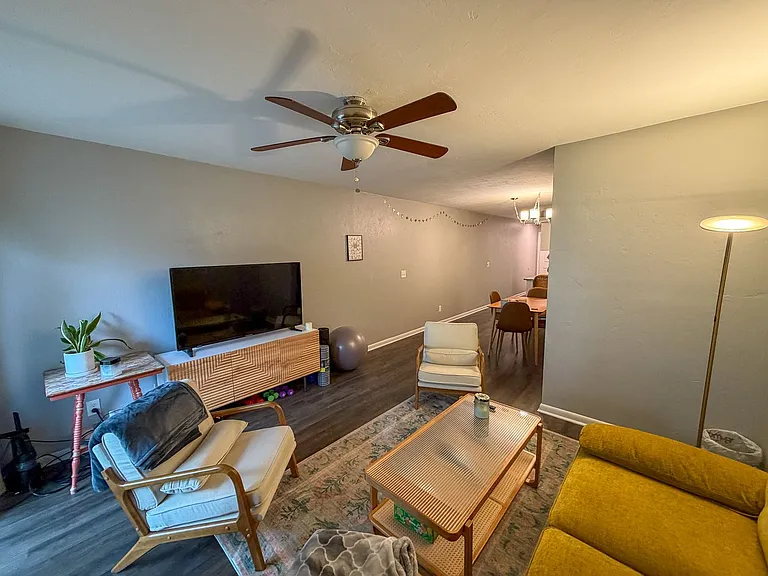 4411 SW 34th St #1006 — Photo 5