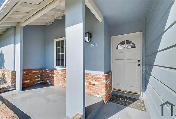 1611 S 4th Ave — Photo 1