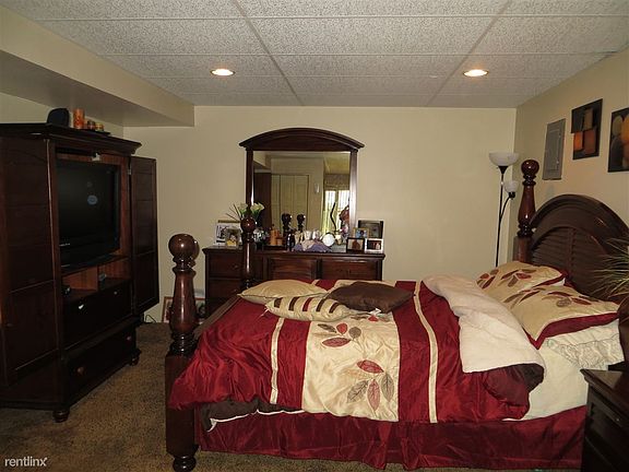 Recreation room used as a real nice size bedroom