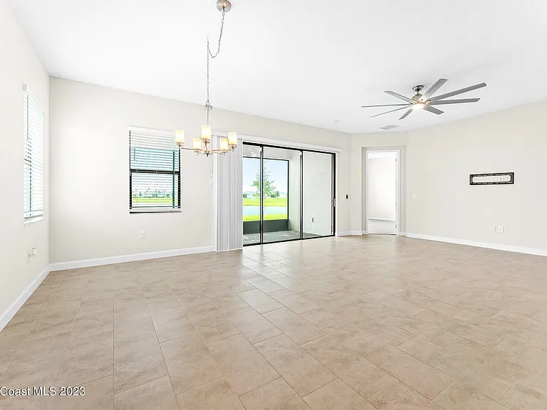 2323 Great Belt Cir — Photo 18