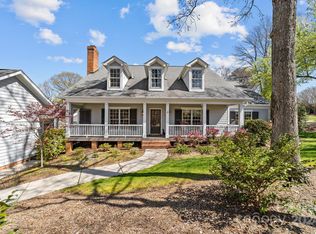 18910 Mountainview Dr, Cornelius, NC 28031