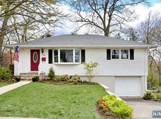 393 Hickory St, Washington Township, NJ 07676