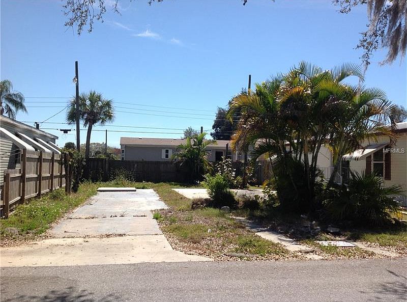 2nd image of 1110 50th Avenue Plz W