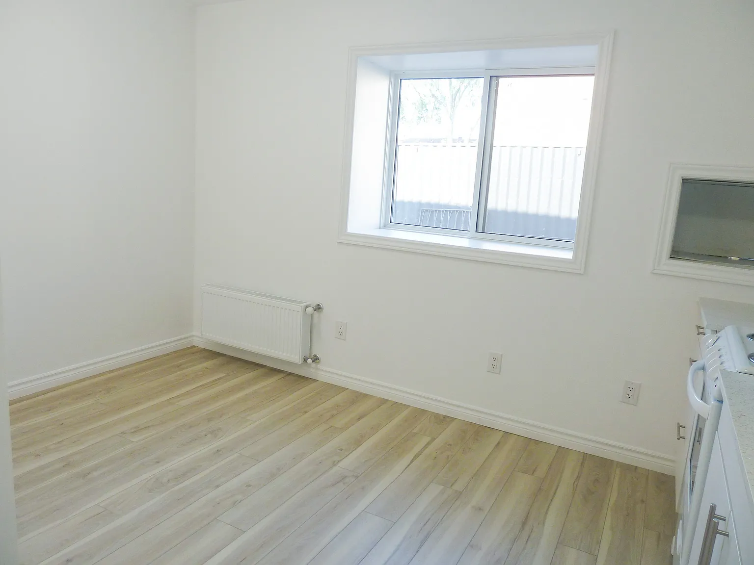 630 Cummings Ave — Photo 2