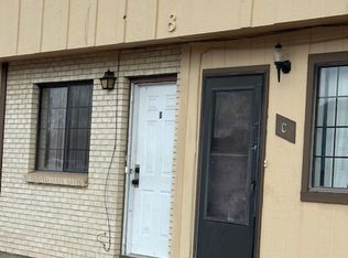 8 Royal Crest Dr APT B, Pueblo, CO 81005