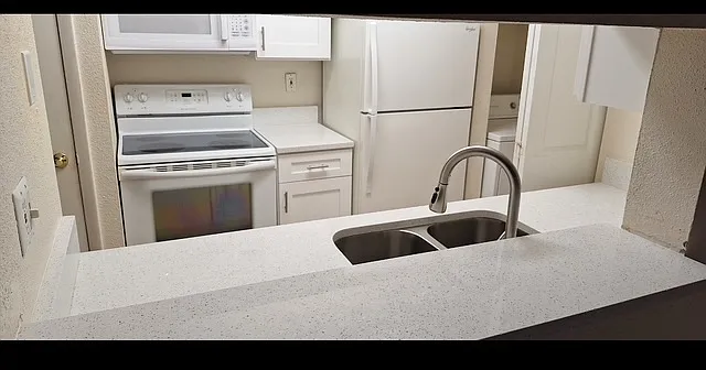 3716 Idlebrook Cir #204 — Photo 13