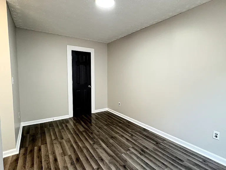 Meridian Living II — Photo 40