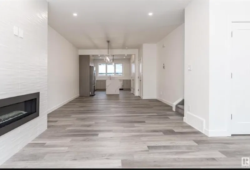 3 bed, 2.5 bath, $2,150 — Photo 3