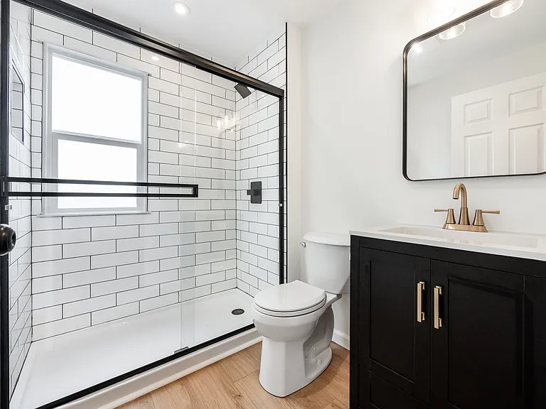 2702 E Main St — Photo 12