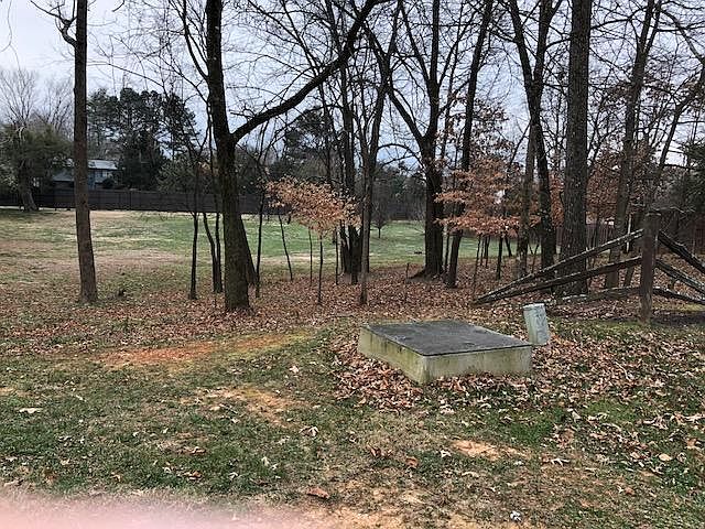 2nd image of Davis Acres Dr
