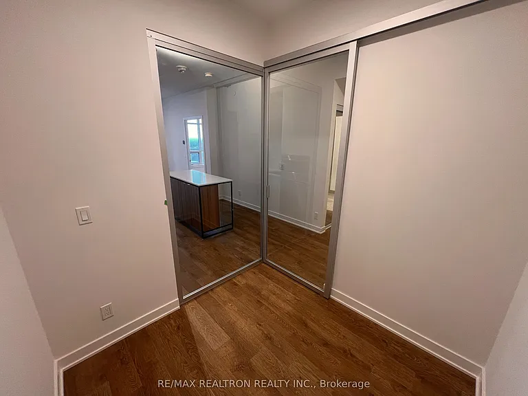 30 Upper Mall Way #2108 — Photo 12