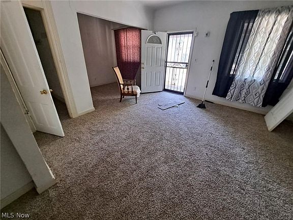 3rd image of 8615 Capitol Ave