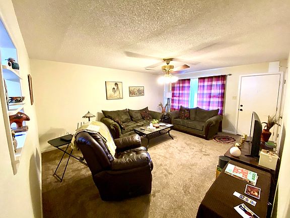 2nd image of 4601 Hendrick Ave