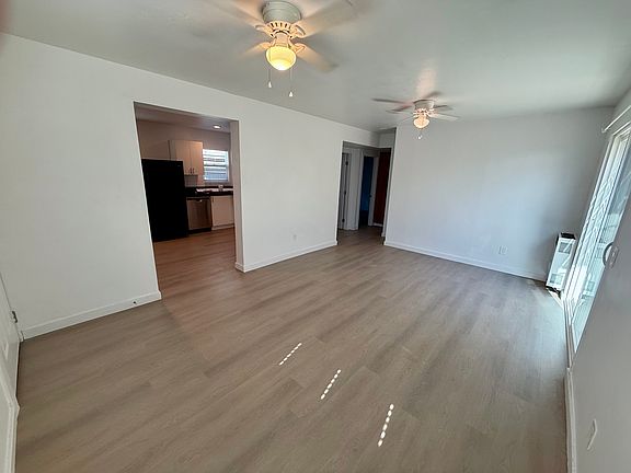 4th image of 3863 42nd St #A