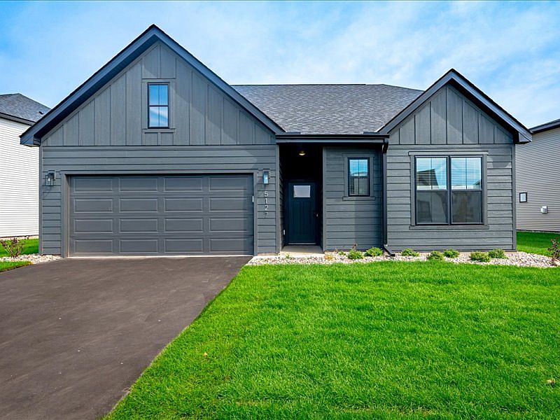 1st image of 5127 Camelia Dr