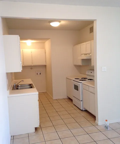 7636 Windsor Oaks #3 — Photo 8