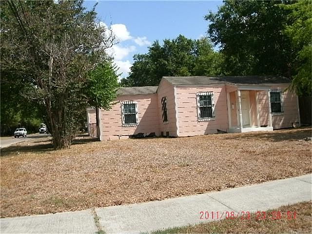 1st image of 146 W Houston Ave