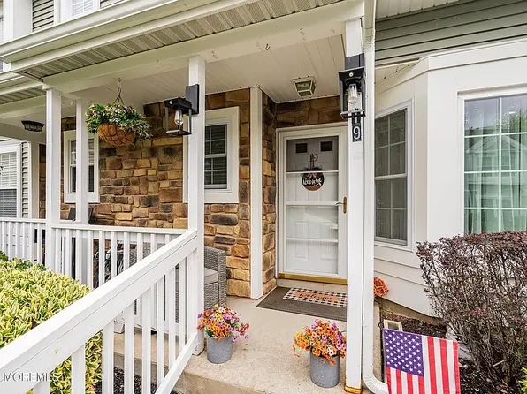 19 Horseshoe Ct #19, Neptune, NJ 07753
