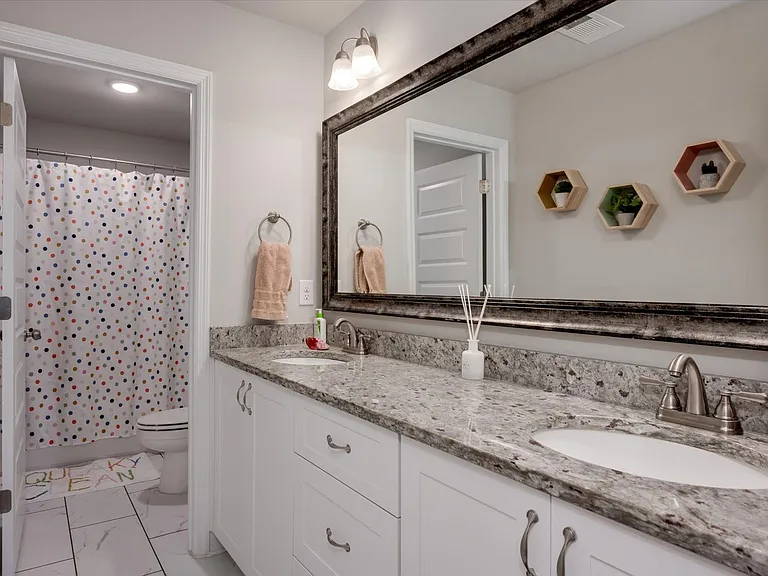 707 Navan Ln — Photo 28