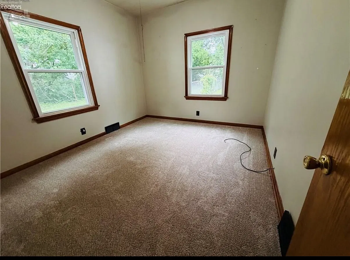 2 bed, 1012 sqft, $1,550 — Photo 2