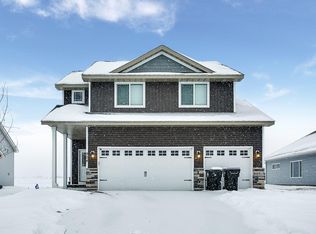 924 Moline Loop NW, Isanti, MN 55040