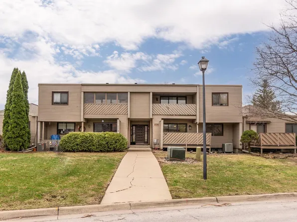 1118 Prairie Meadow Ct #7, Waterloo, IA 50701