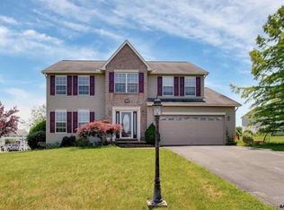 212 Throttle Ct, Stewartstown, PA 17363