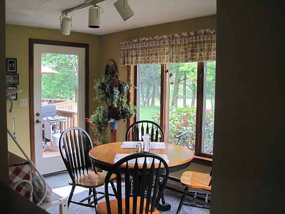 4th image of 91 Frost Hill Ave