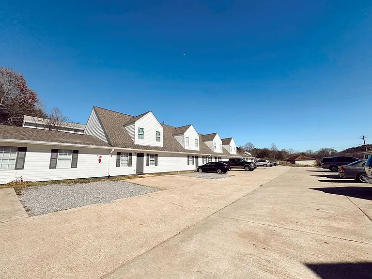 Valley View Apartments — Photo 55