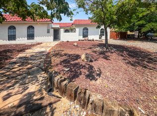 802 Pinetree Rd SE, Rio Rancho, NM 87124