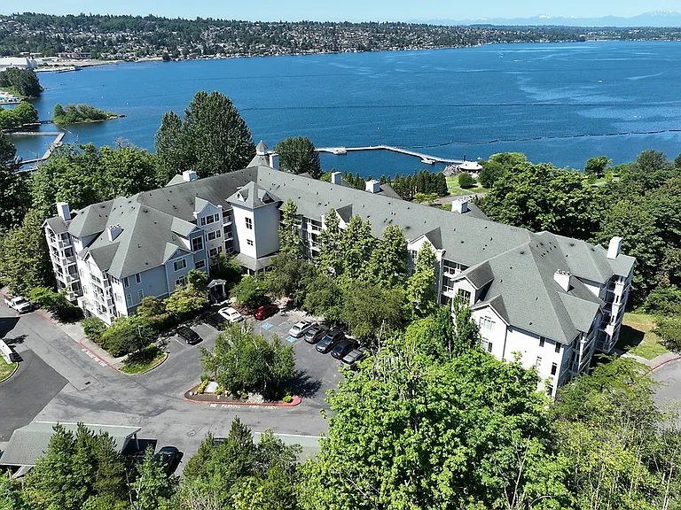 Pinnacle on Lake Washington — Photo 32